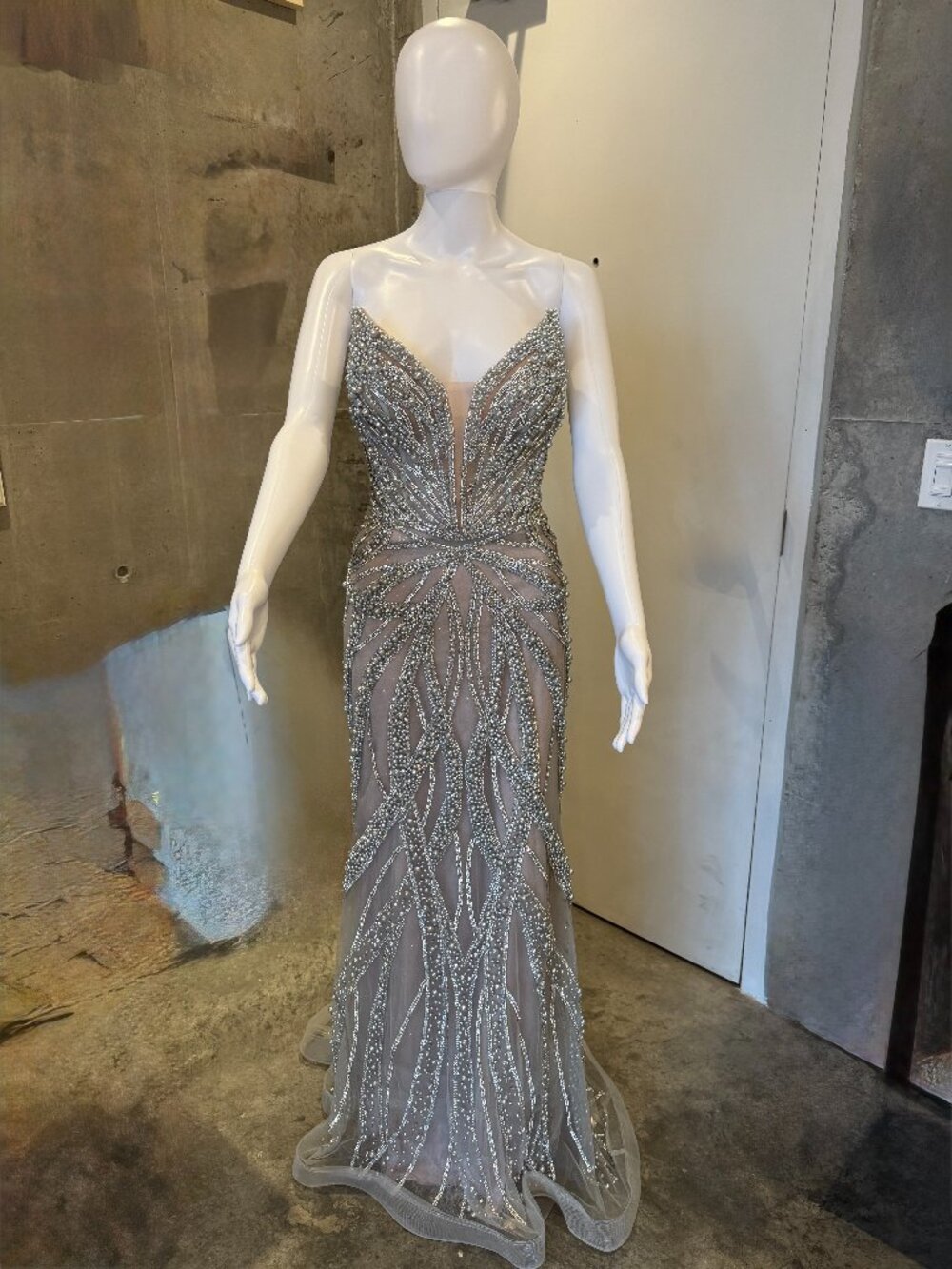 Ladivine CC0688 Silver Nude Pearl Crystal Mermaid Gown Size 6 (NWT)